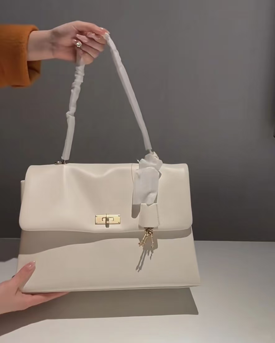 Fashion Soft Fold Leather Flap Handbag Retro Metal Turn Lock Women Designer Underarm Shoulder Bag For Commute Party