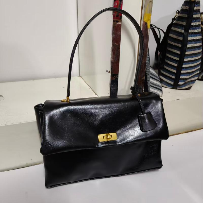 Fashion Soft Fold Leather Flap Handbag Retro Metal Turn Lock Women Designer Underarm Shoulder Bag For Commute Party