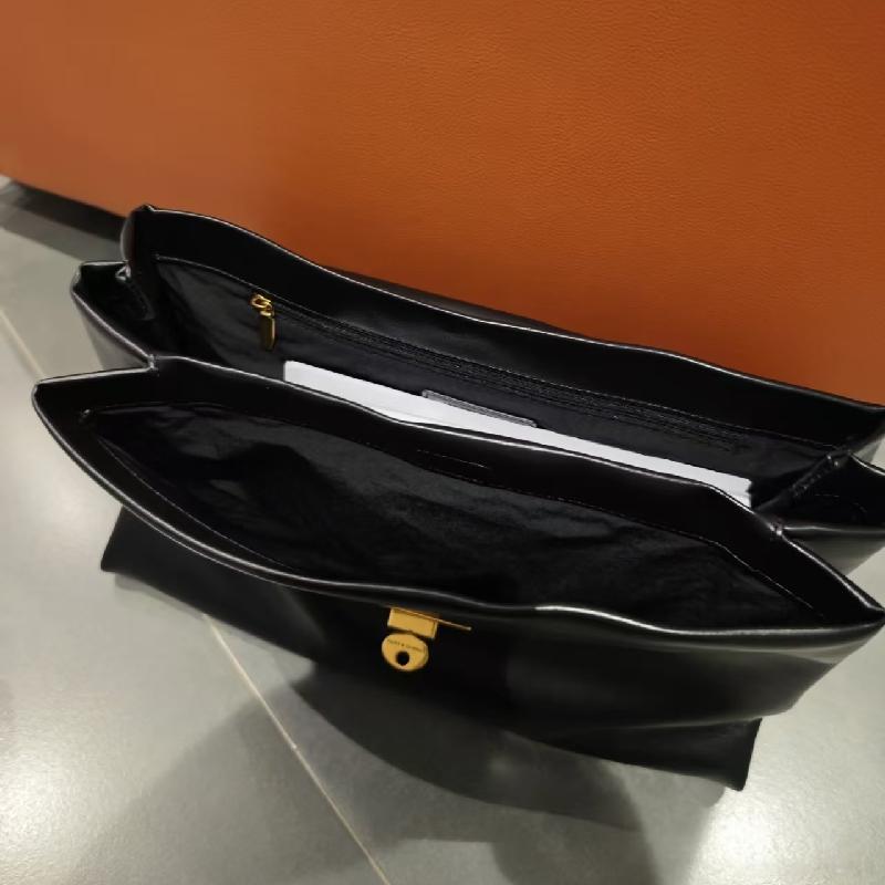 Fashion Soft Fold Leather Flap Handbag Retro Metal Turn Lock Women Designer Underarm Shoulder Bag For Commute Party