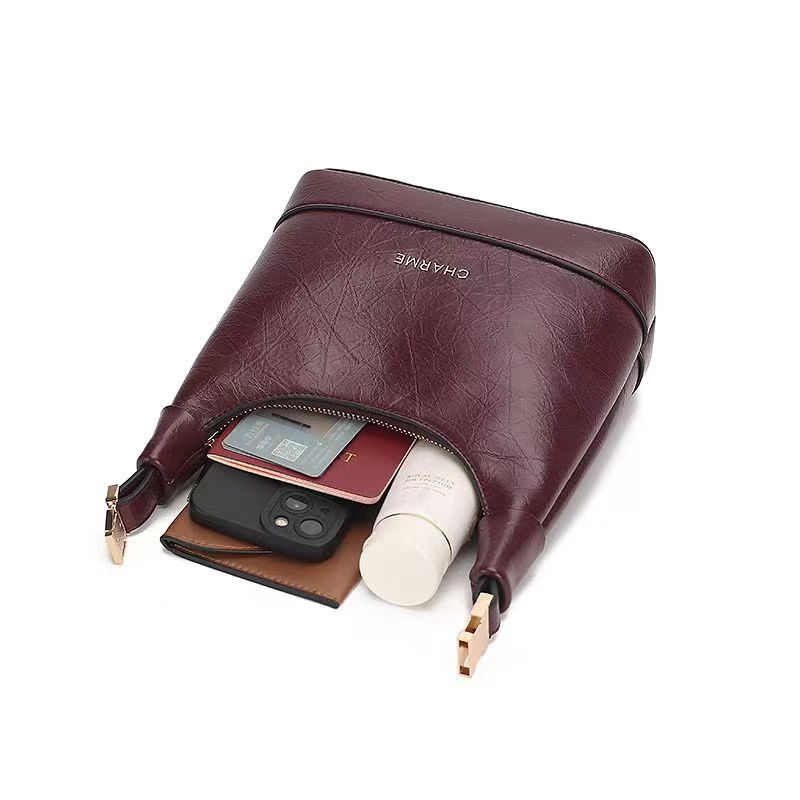 Wholesale Women Casual Burgundy Crinkled Leather Hobo Crossbody Handbags Custom Logo Available