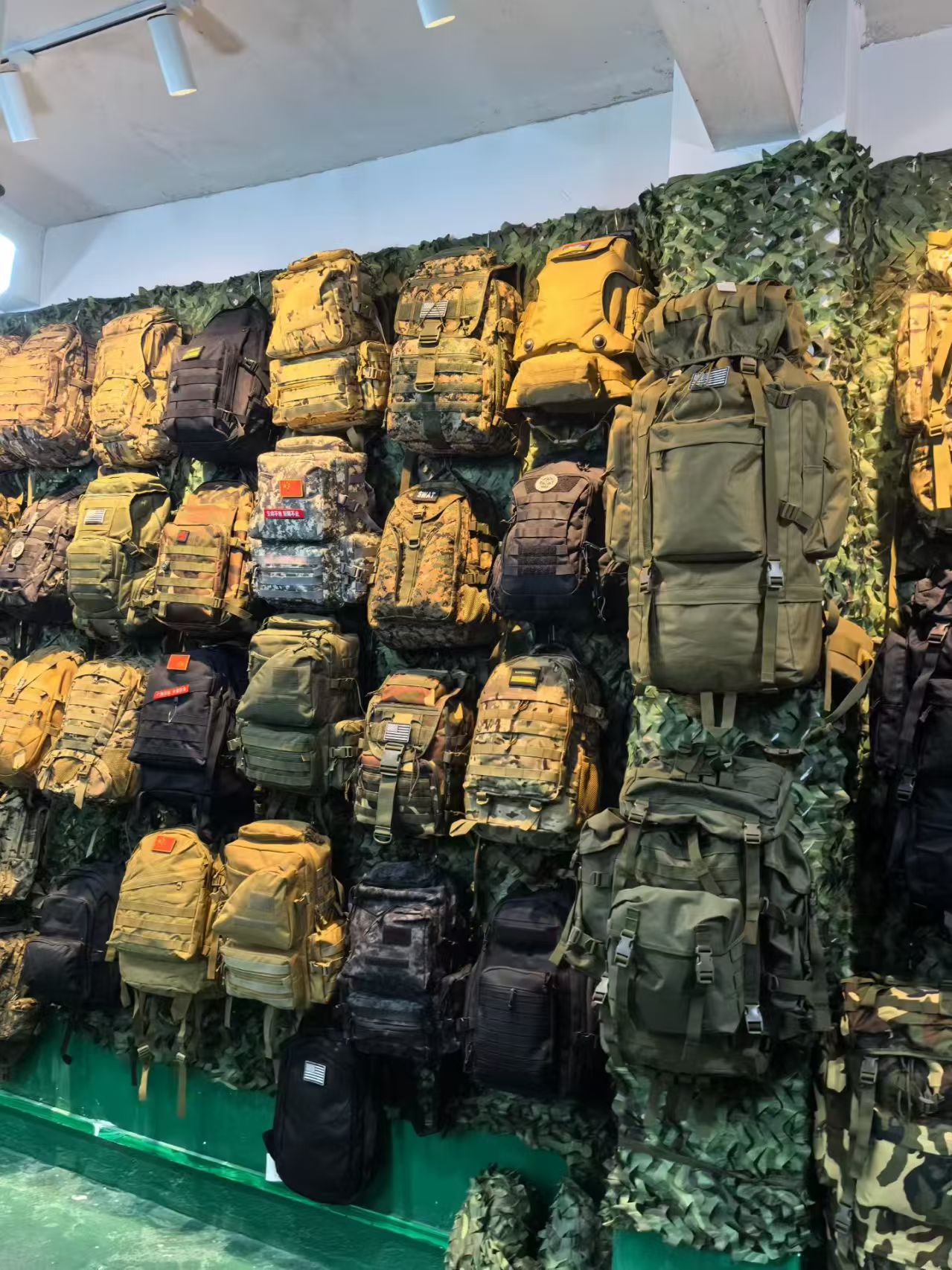 Wholesale Tactical Backpack Army Style Camouflage Waterproof Backpack For Camping Hunting Training