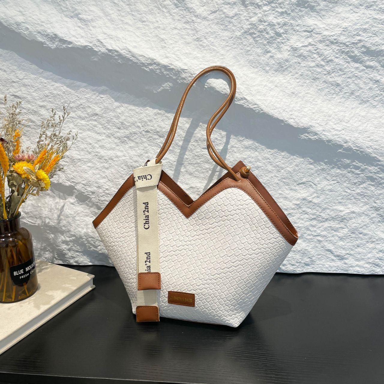 Elegant Embossed Woven Pattern Leather Tote Bag Decorative Letter Ribbon Casual Ladies Shoulder Bag