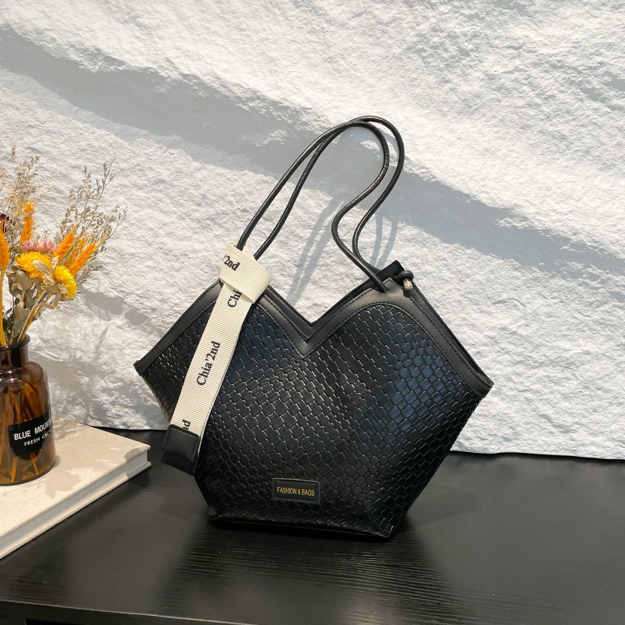 Elegant Embossed Woven Pattern Leather Tote Bag Decorative Letter Ribbon Casual Ladies Shoulder Bag