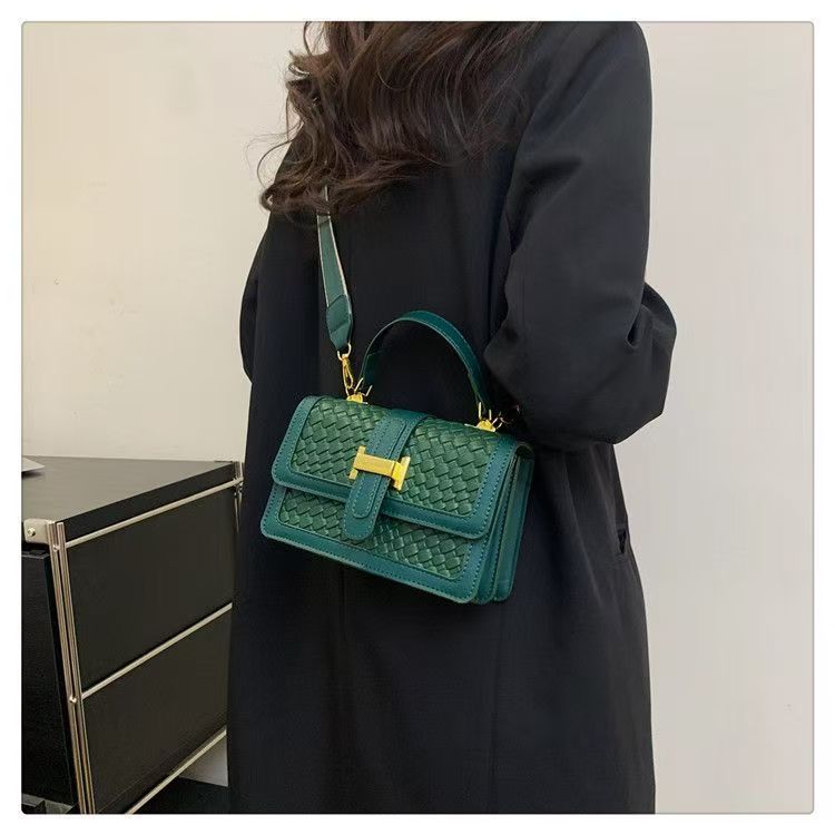 Factory Wholesale Women Woven Texture Small Handheld Square Bag Luxury Gold Lock Flap Crossbody Shoulder Bag Custom Logo Low MOQ